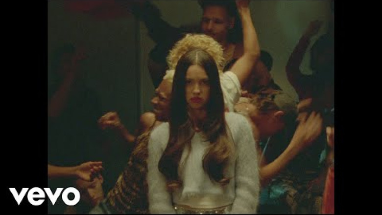 Olivia Rodrigo's Bold Pursuit in 'Bad Idea Right?' - A Fusion of Complexity and Sentence Flair!